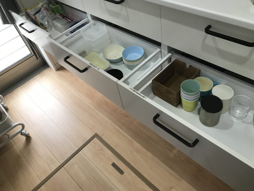 IKEAのカップボード2段目